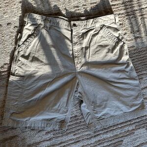 Carhartt men’s tan cargo shorts